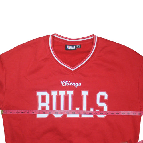 NBA Women Red Chicago Bulls V-Neck Pullover Sweatshirt Medium