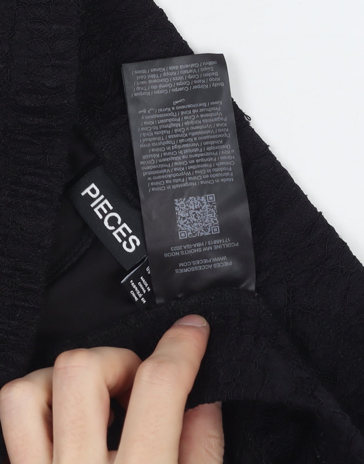 Pieces Women’s Black Lace Lined Shorts Size M - Casual Pull On