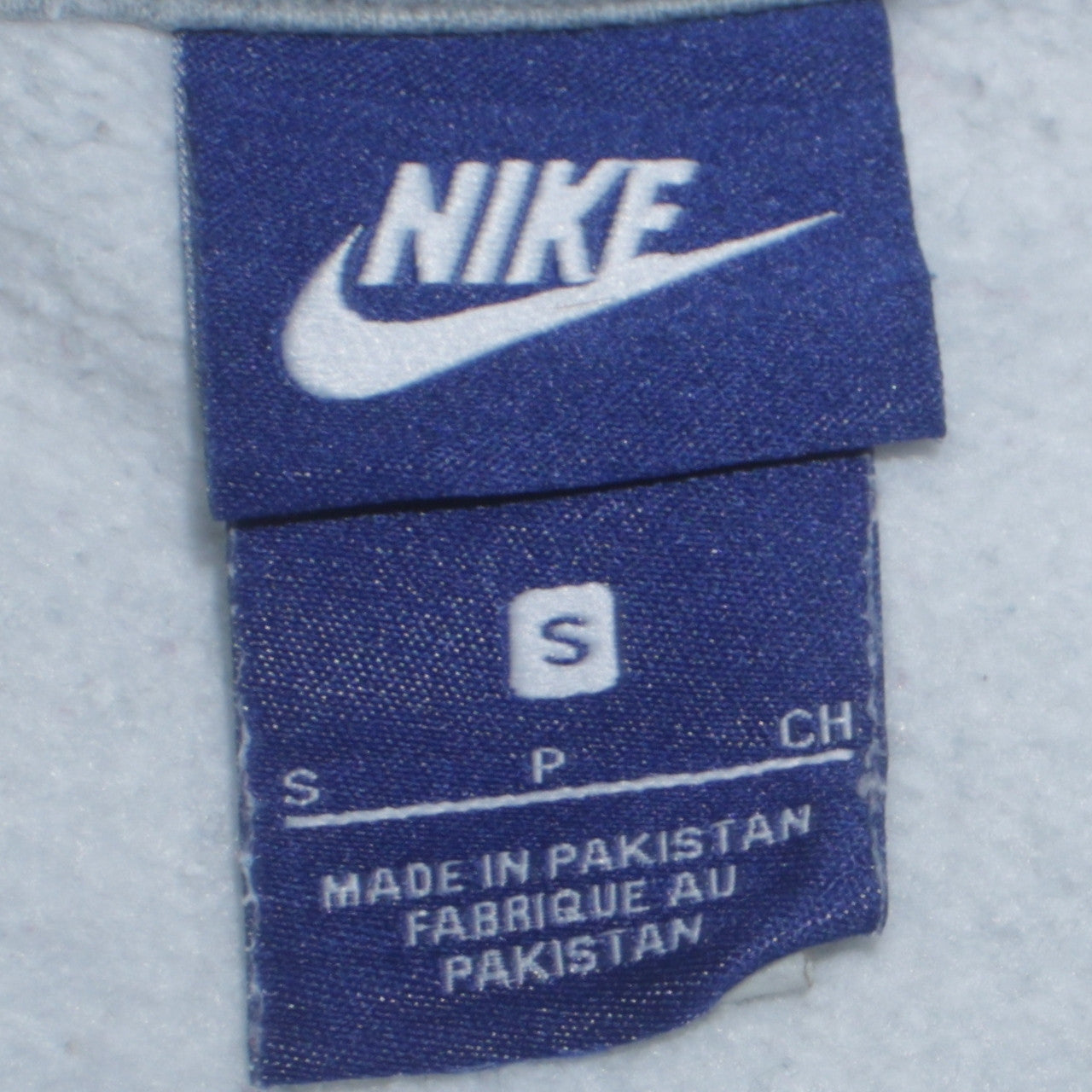 Nike Men’s Grey Small Pullover Crew Neck Sweatshirt