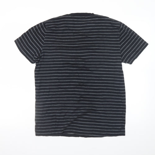 Hollister Men’s Navy Striped Crew Neck Cotton T-Shirt Medium