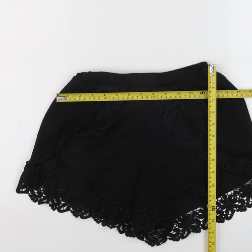 Boohoo Women’s Black Lace Trim Casual Shorts Size 8