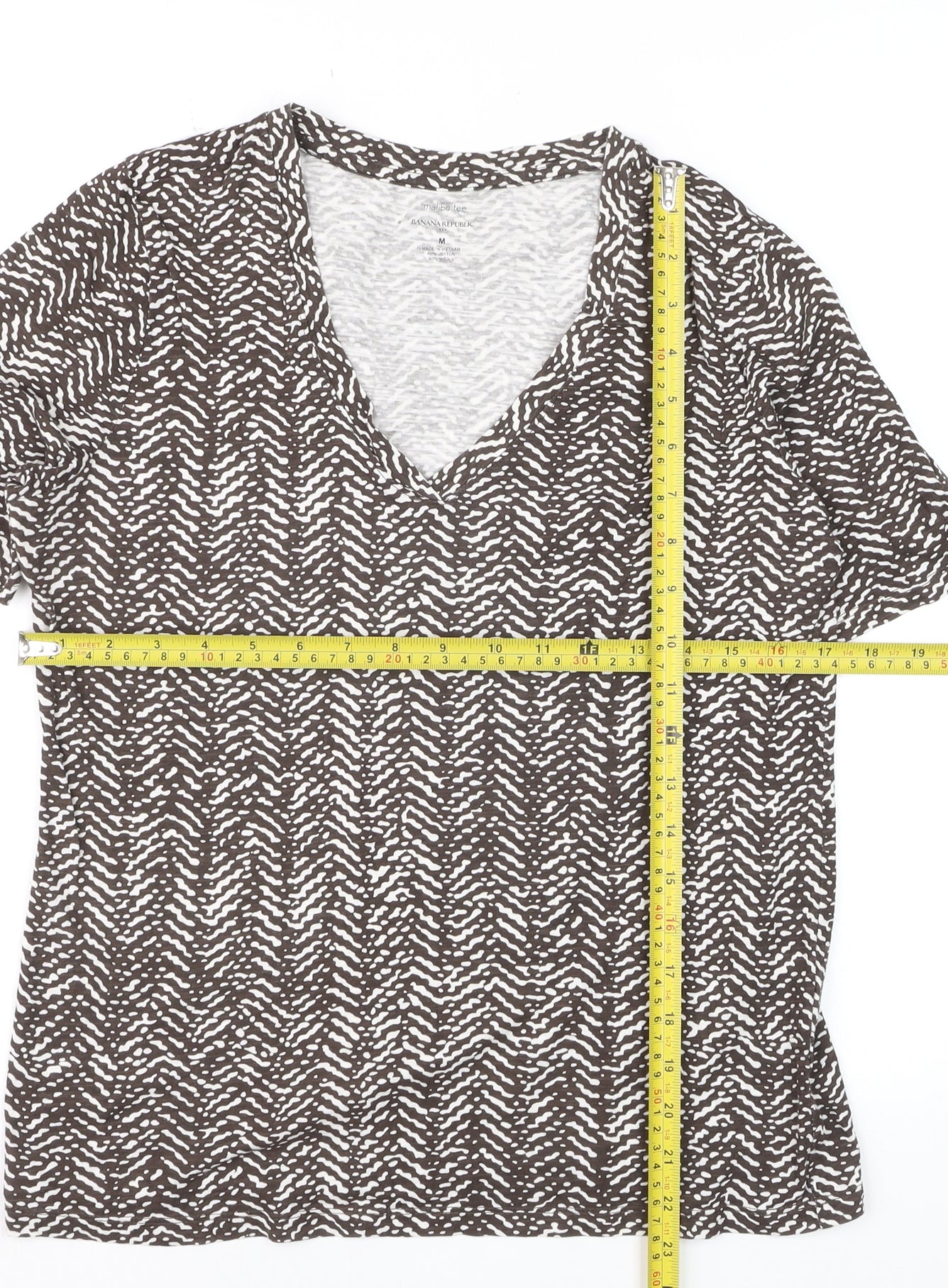 Banana Republic Women Brown Geometric V-Neck Short Sleeve T-Shirt M