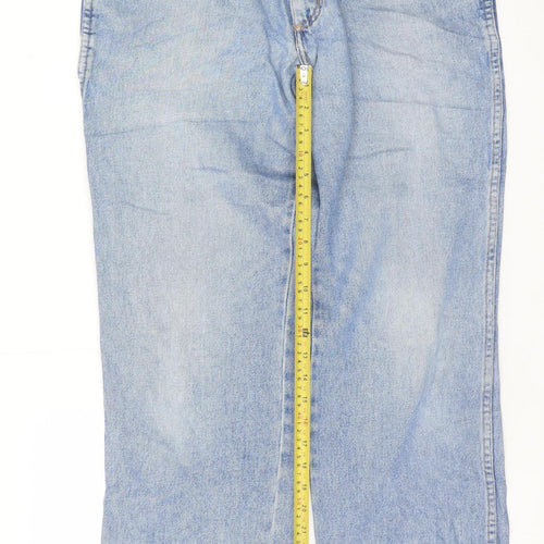Wrangler Men's Blue Light Wash Straight Leg Jeans W34 L32