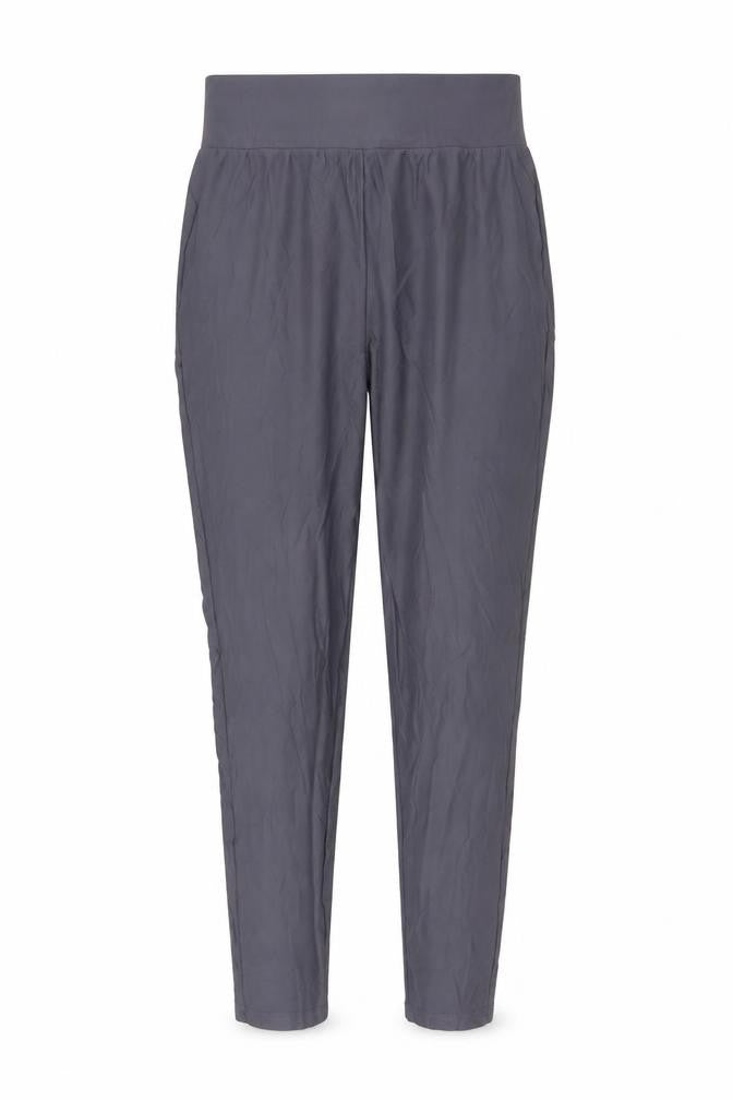 Front view of ASOS DESIGN women’s grey leggings, size UK 12 slim, fit activewear