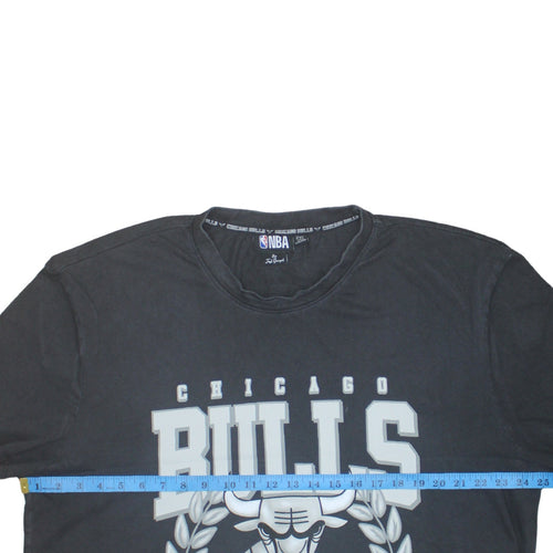 NBA Chicago Bulls Black 2XL Men's Graphic Sports T-Shirt