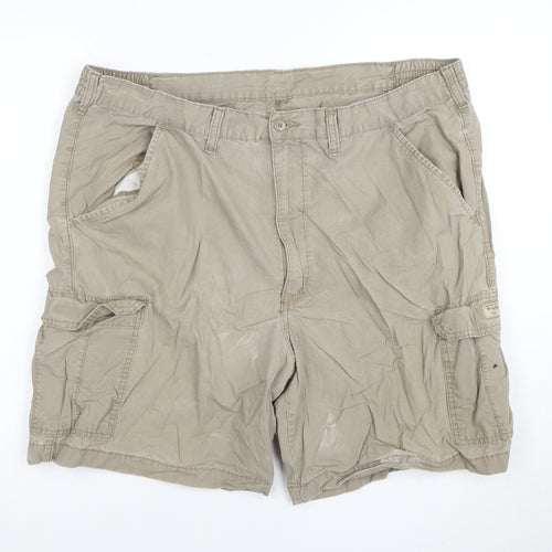 Wrangler Men's Beige Cargo Shorts Size 42 Cotton Casual Wear