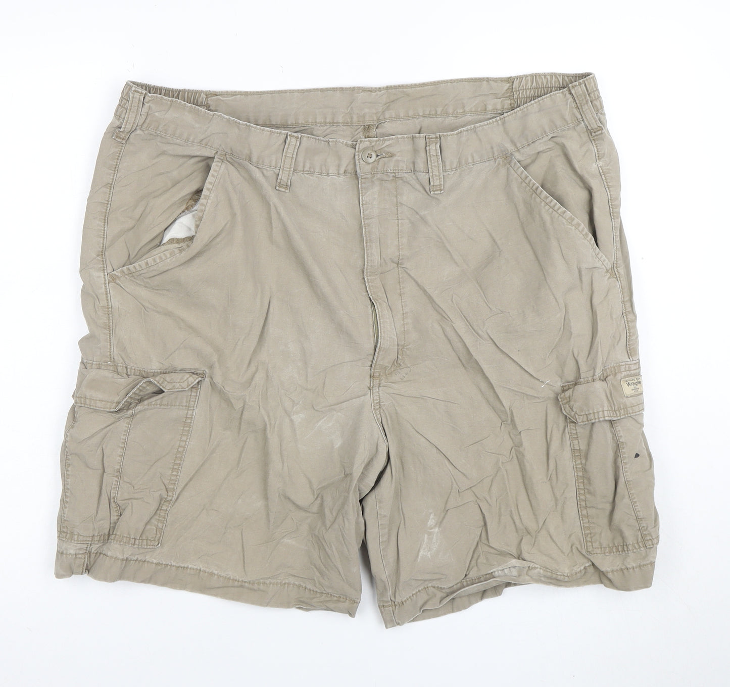 Wrangler Men's Beige Cargo Shorts Size 42 Cotton Casual Wear