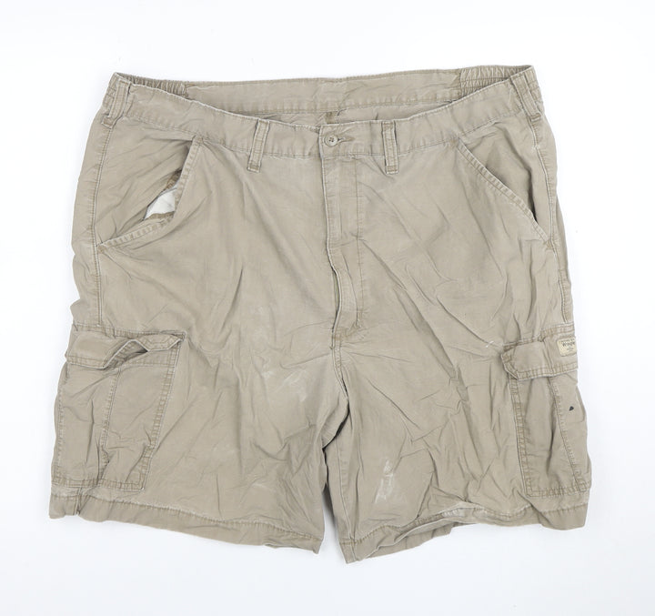 Wrangler Men's Beige Cargo Shorts Size 42 Cotton Casual Wear