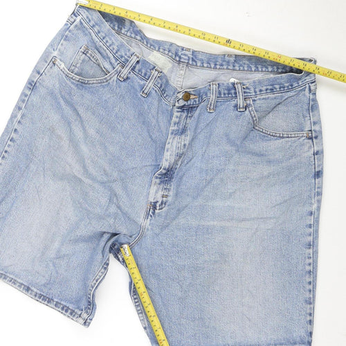 Wrangler Men's Blue Denim Relaxed Fit Shorts Size 44