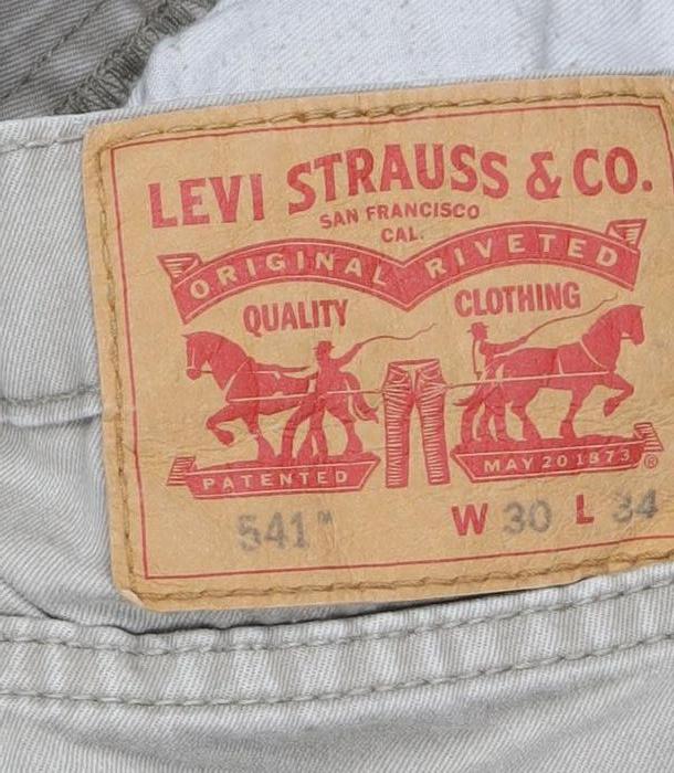 Levi Strauss & Co Men's Beige 541 Chino Trousers 30W 34L Regular Fit