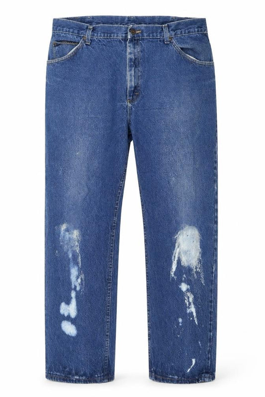 Front view of Lee men’s blue 32x30 straight leg denim jeans retro vintage