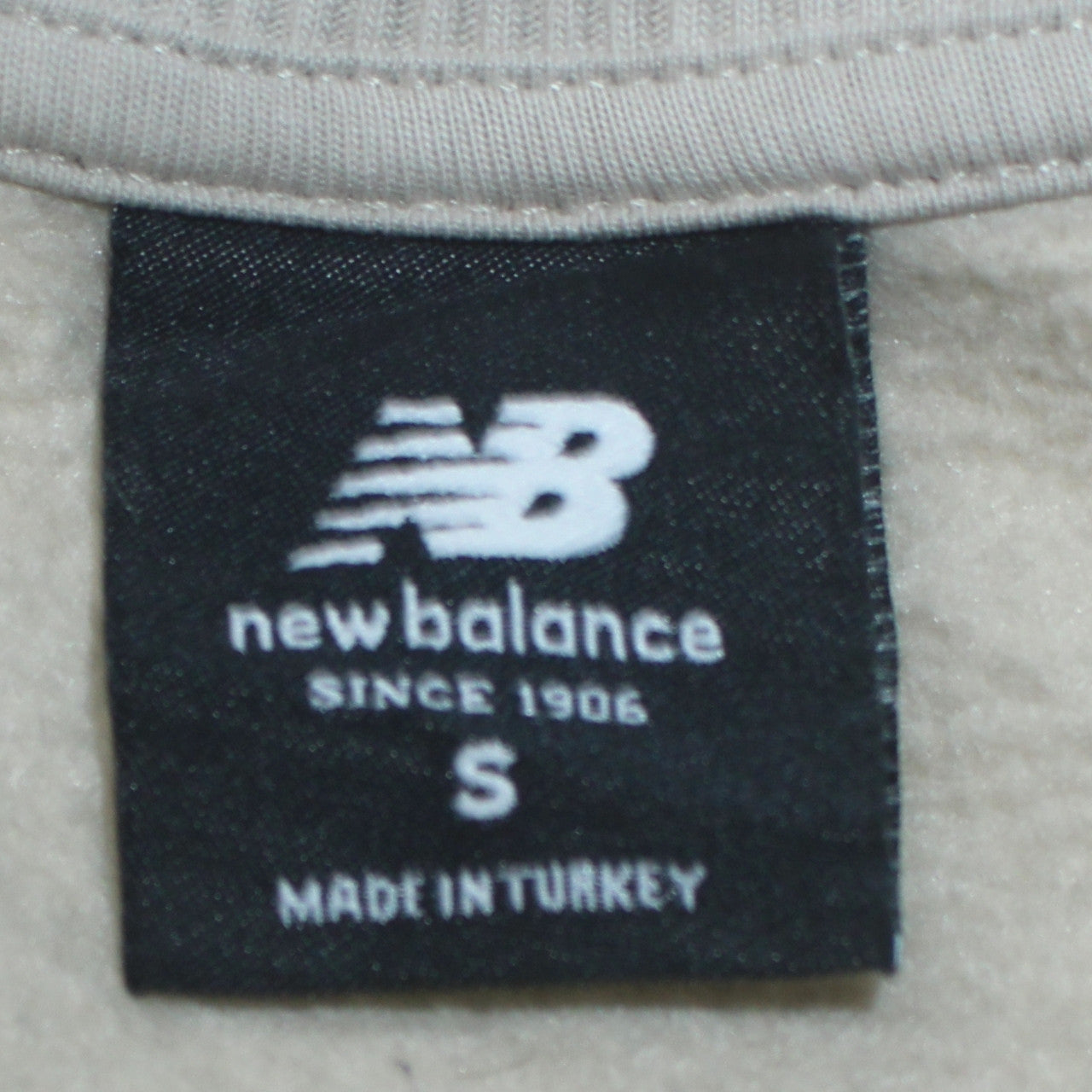 New Balance Men Beige S Crew Neck Pullover Sweatshirt