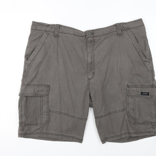 Wrangler Men's Grey Relaxed Fit Cargo Shorts Size 42