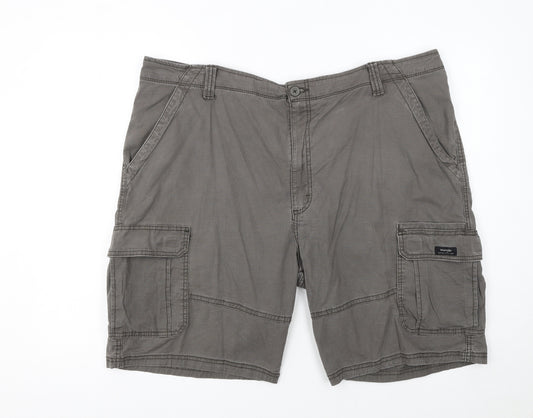 Wrangler Men's Grey Relaxed Fit Cargo Shorts Size 42