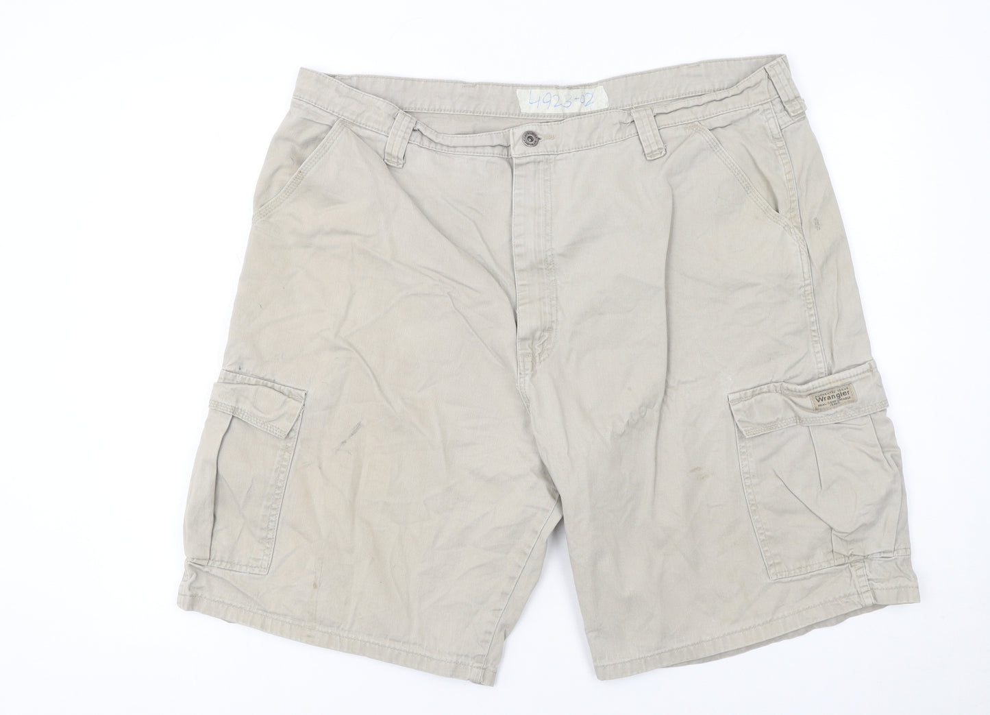 Wrangler Men's Beige Cargo Shorts Size 40 Cotton Canvas Casual