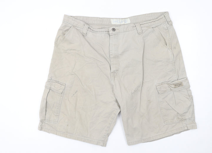 Wrangler Men's Beige Cargo Shorts Size 40 Cotton Canvas Casual