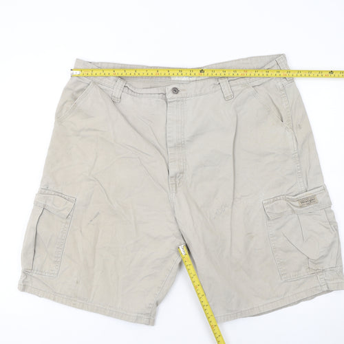 Wrangler Men's Beige Cargo Shorts Size 40 Cotton Canvas Casual
