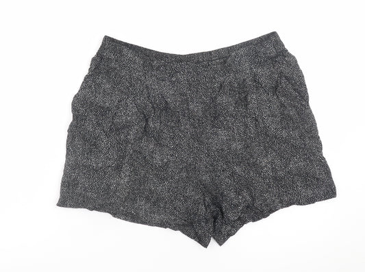 H&M Women’s Black Printed Viscose Chino Shorts Size 12