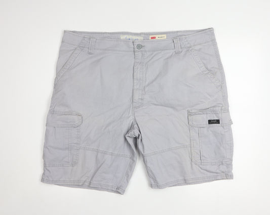 Wrangler Men's Grey Relaxed Fit Cargo Shorts Size 42