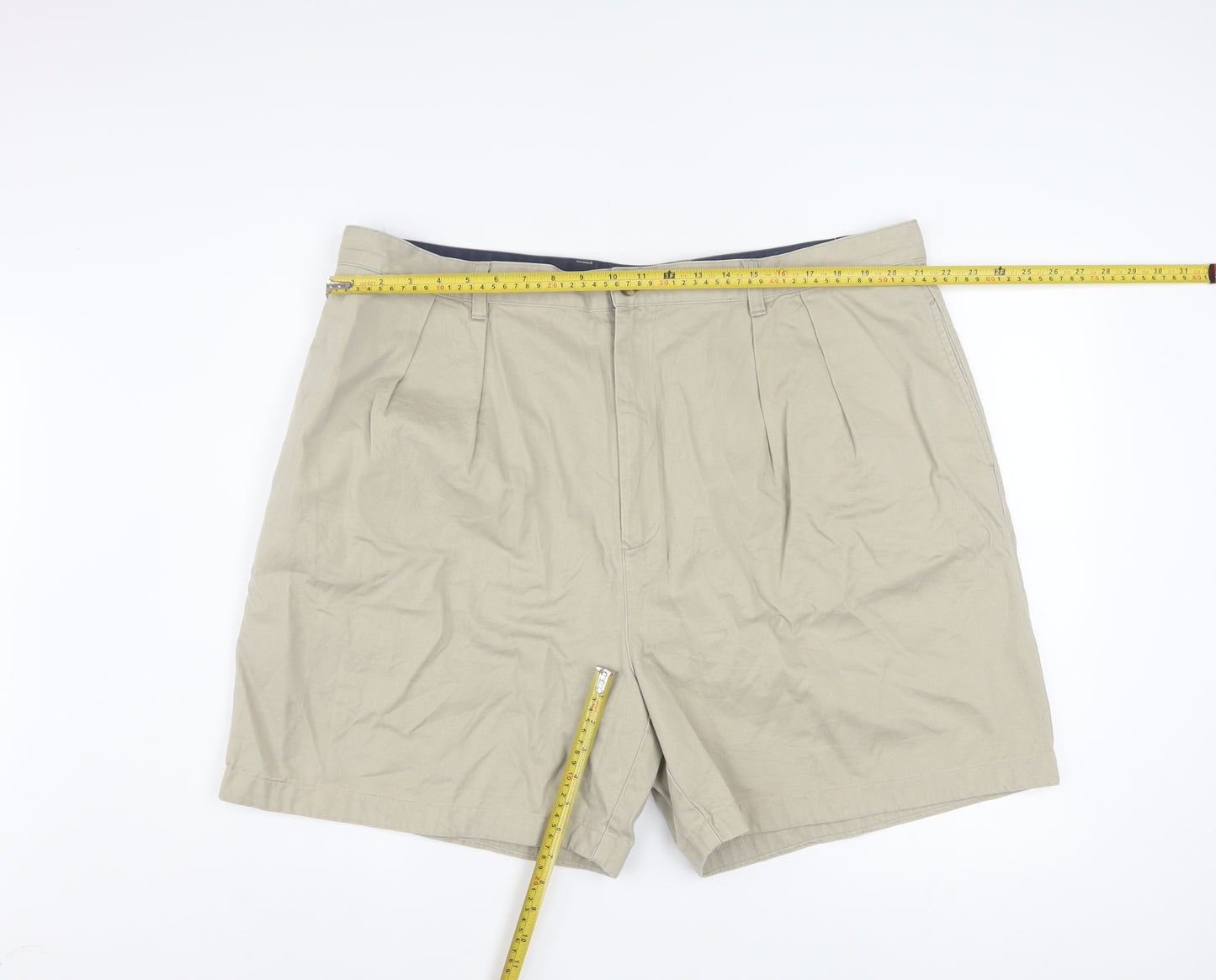 Tommy Hilfiger Men’s Beige Chino Shorts Size 44 Pleated Cotton