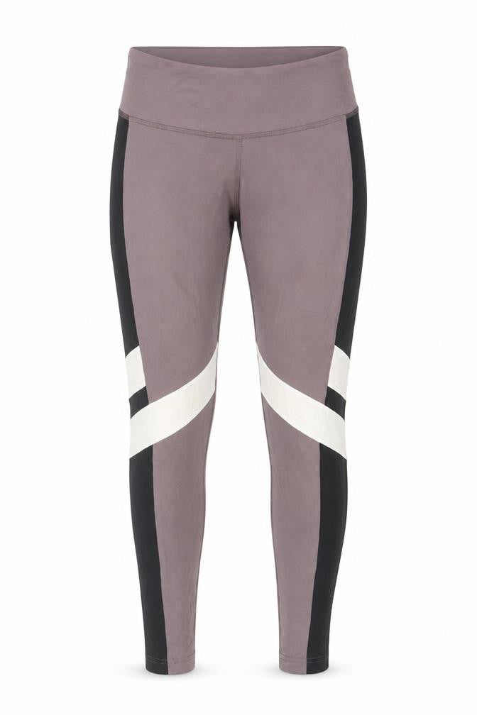 Front view of Reebok women’s beige black speedwick leggings medium 12-14 active trousers