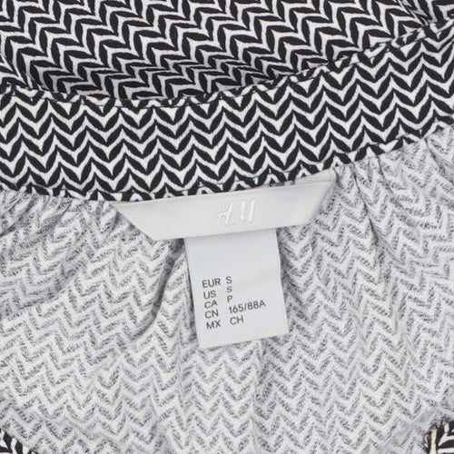 H&M Women’s Black Geometric Sleeveless V-Neck Blouse Size 8