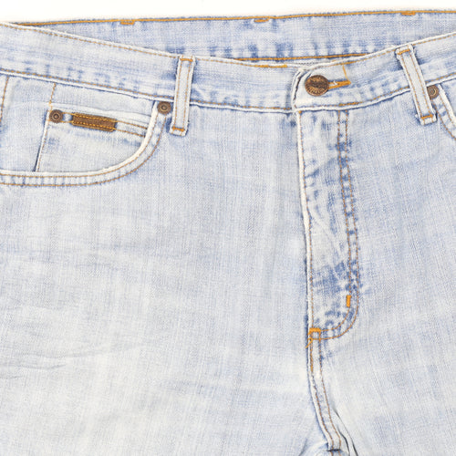 Wrangler Men’s Blue 34x32 Regular Fit Light Wash Straight Jeans