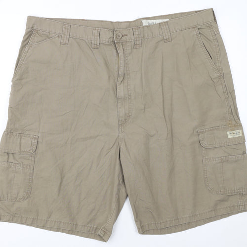 Wrangler Men's Beige Cargo Shorts Size 44 Cotton Casual