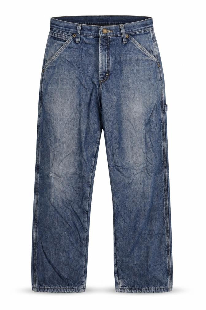 Front view of Wrangler Men's Blue Straight Denim Jeans 30x32 Regular Fit