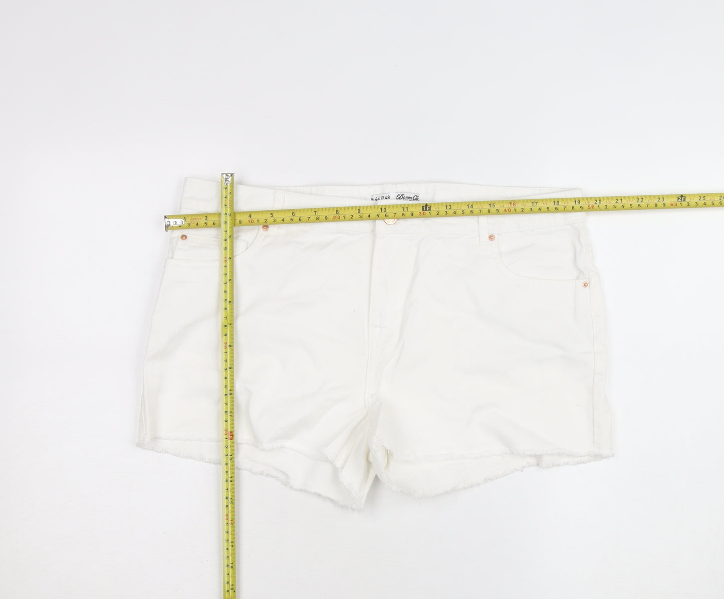 Denim Co Women White Cotton Cut-Off Shorts Size 16