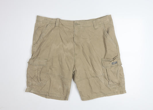 Wrangler Men's Beige Cargo Shorts Size 40 Relaxed Fit Cotton Blend