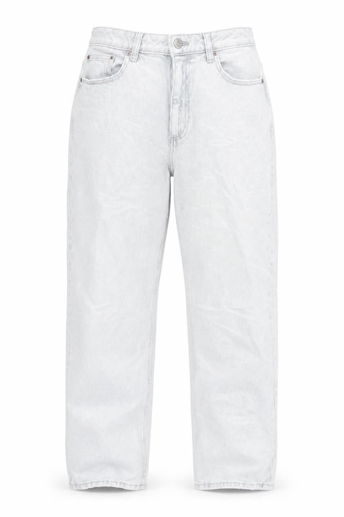 Front view of Denim Co. Women’s Grey High Rise Mom Jeans, size UK 12, Regular