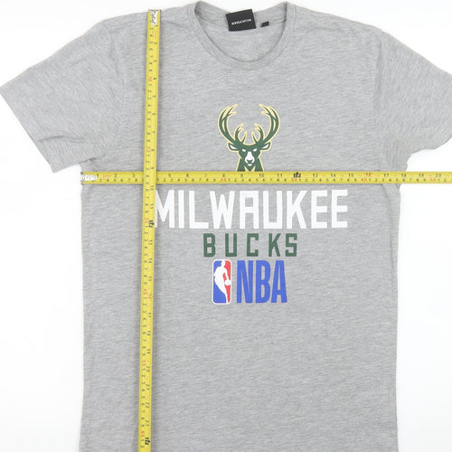 New Era Men's Grey Milwaukee Bucks NBA Graphic T-Shirt XS