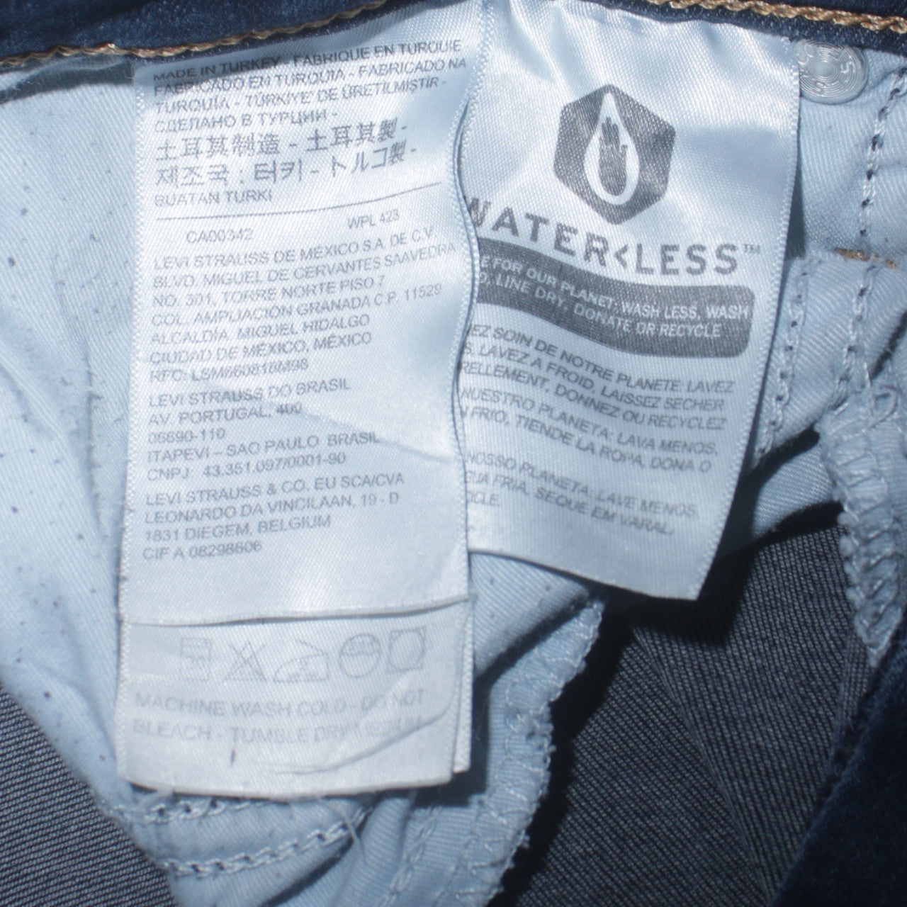 Levi's Women's Blue 310 Shaping Super Skinny Jeans Size 28