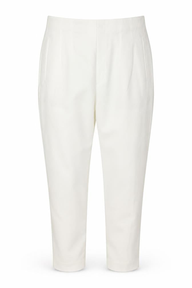 Front view of Stradivarius Women White Slim Tapered Trousers, size 16