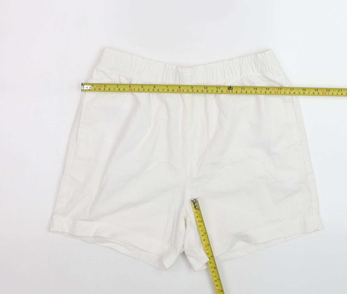 Dunnes Women’s White Linen Blend Chino Shorts Size S