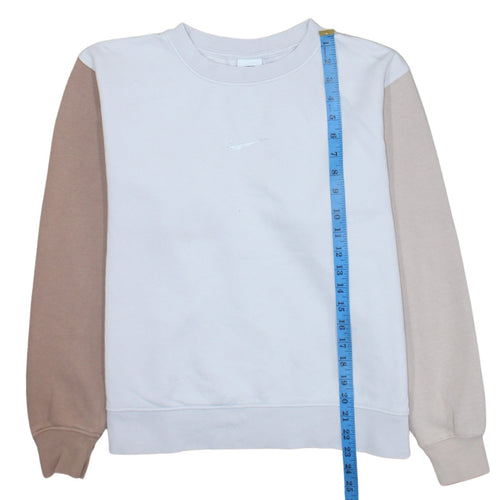 Nike Women’s Beige & White Colourblock Loose Fit Sweatshirt Size S