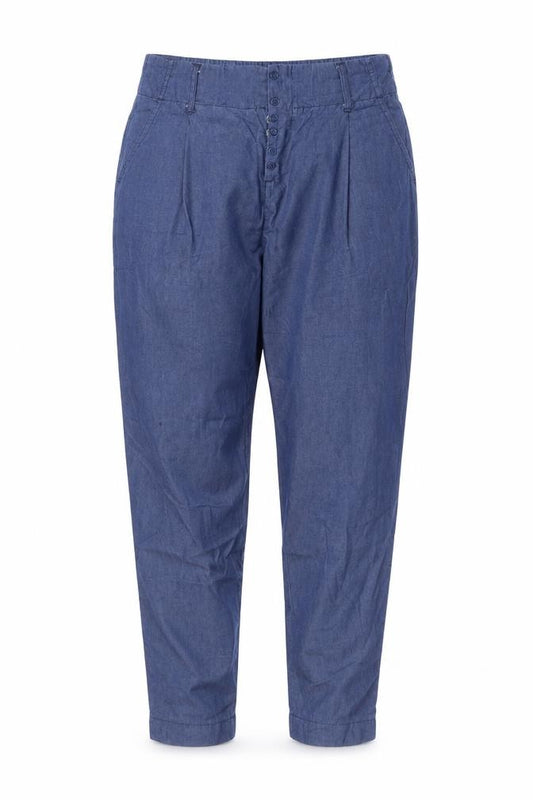 Front view of Wilbur The Label women’s blue cropped regular fit jeans, size M