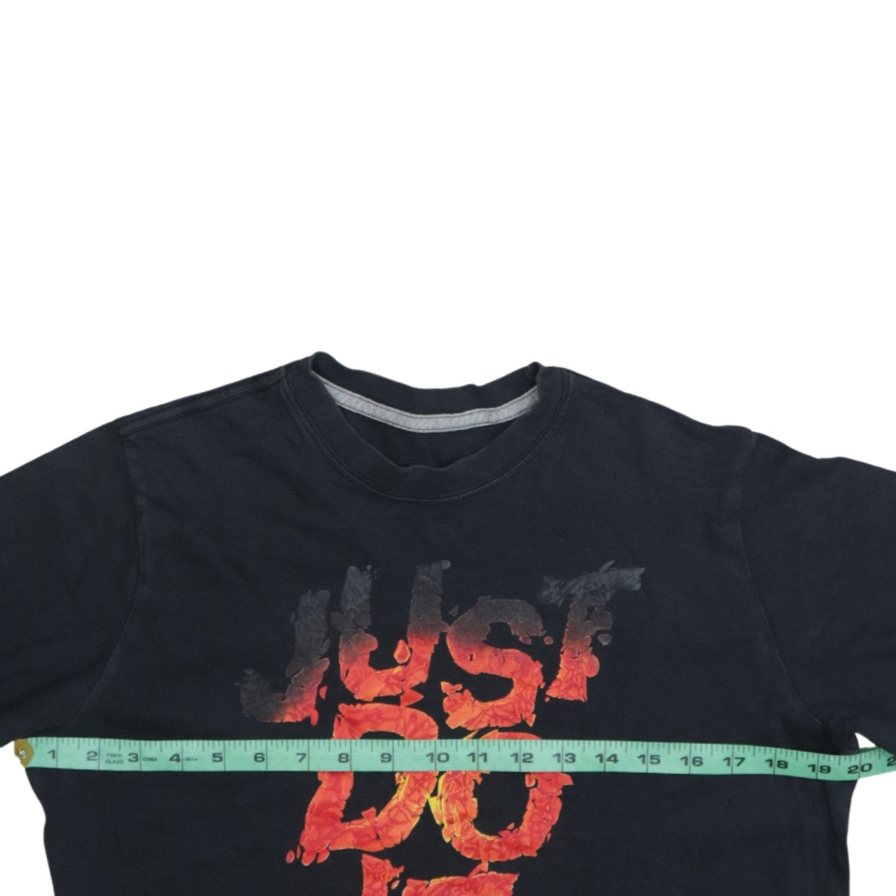 Nike Boys Black XL 'Just Do It' Graphic Short Sleeve T-Shirt