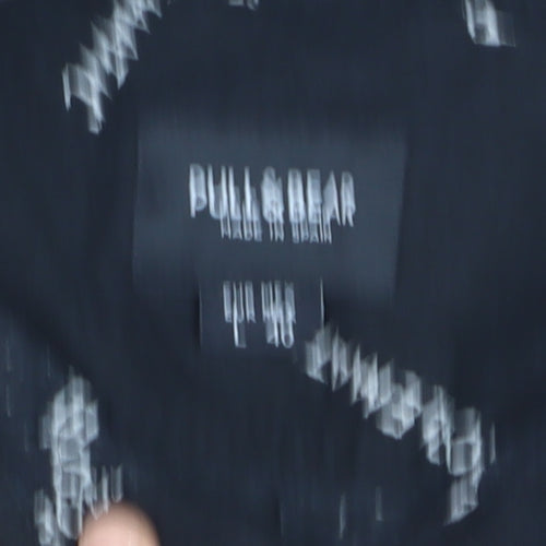 Pull & Bear Men's Black Graphic Short Sleeve Button-Up Shirt L