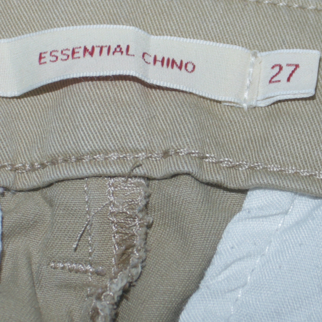 Levi's Premium Women's Beige Essential Chino Jeans Size 27 Regular Fit