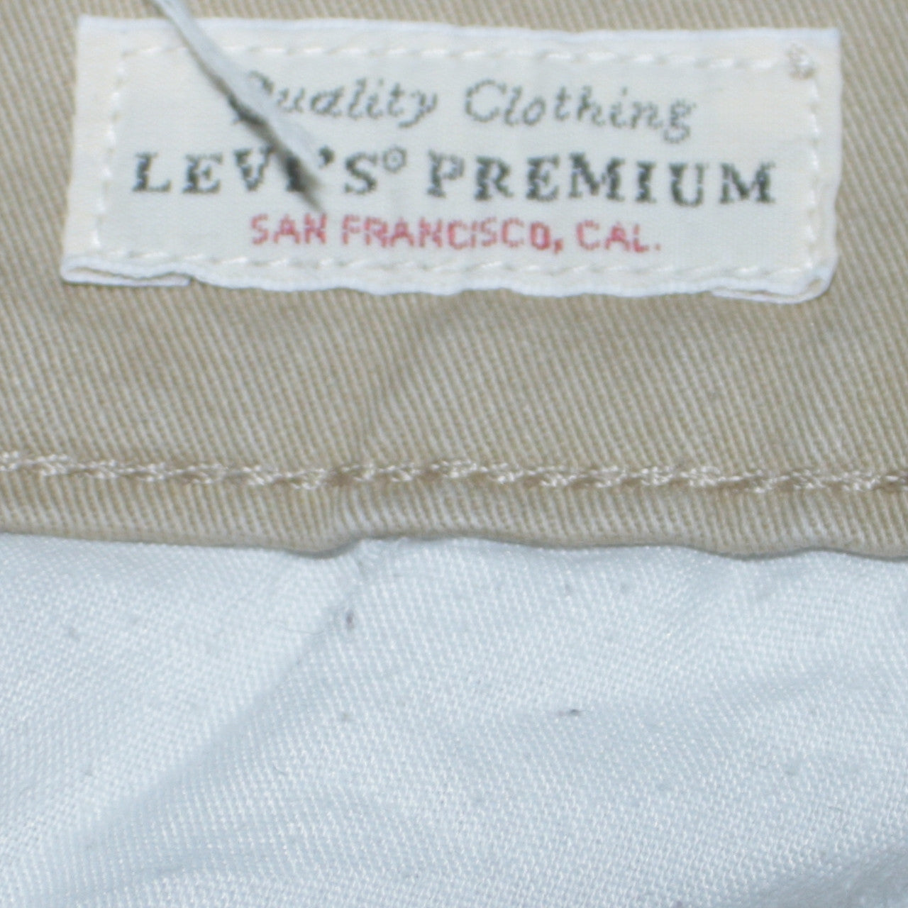 Levi's Premium Women's Beige Essential Chino Jeans Size 27 Regular Fit