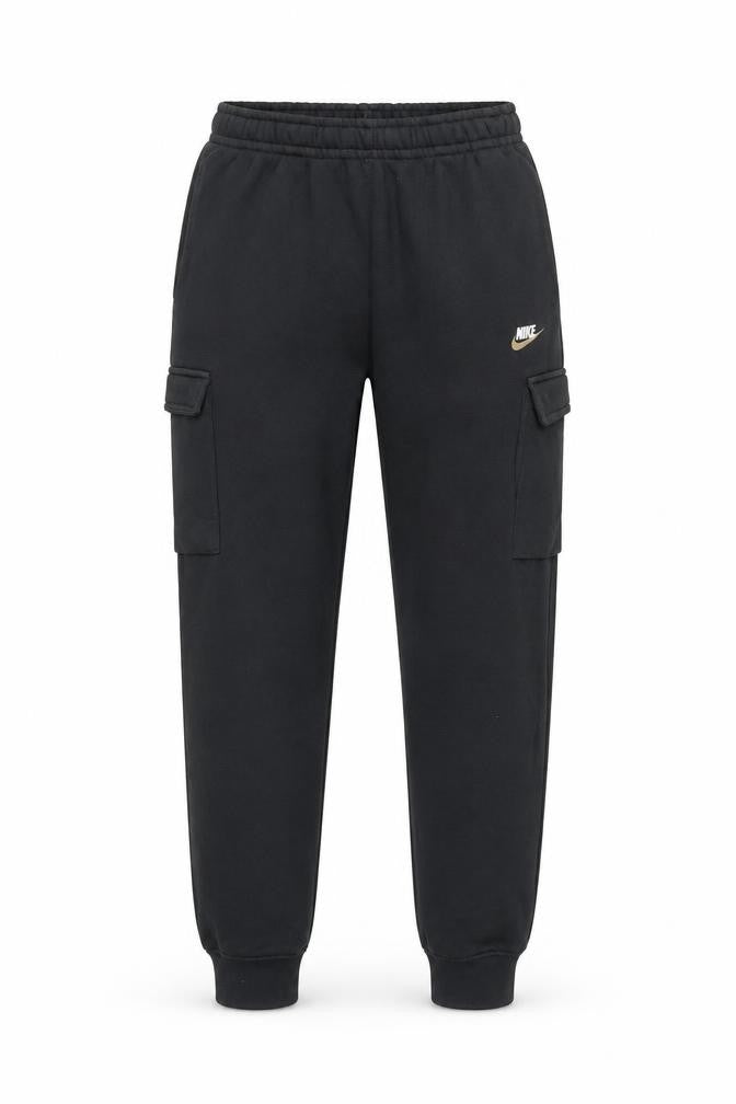 Front view of Nike women’s black jogger fleece sweatpants l regular fit