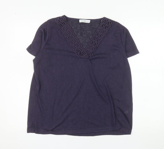 Gallery Women’s Purple Short Sleeve V-Neck Crochet Trim T-Shirt Size L