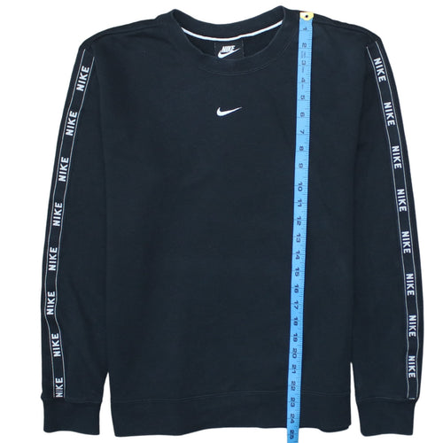 Nike Men's Black Small Logo Pullover Sweatshirt Crew Neck Long Sleeve
