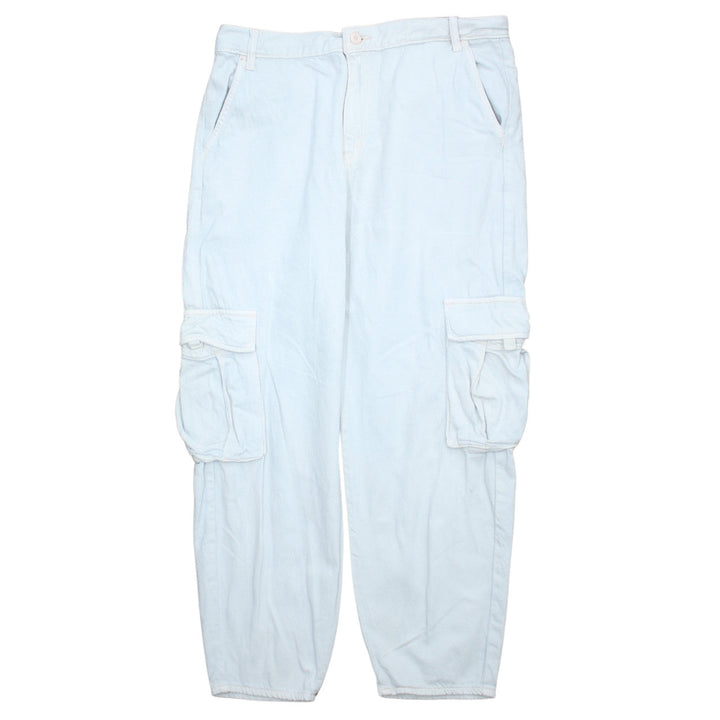 Levi's Women's Light Blue Cargo Jeans Size 31 Relaxed Fit