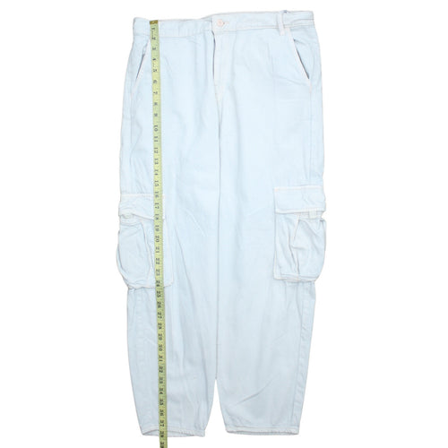 Levi's Women's Light Blue Cargo Jeans Size 31 Relaxed Fit