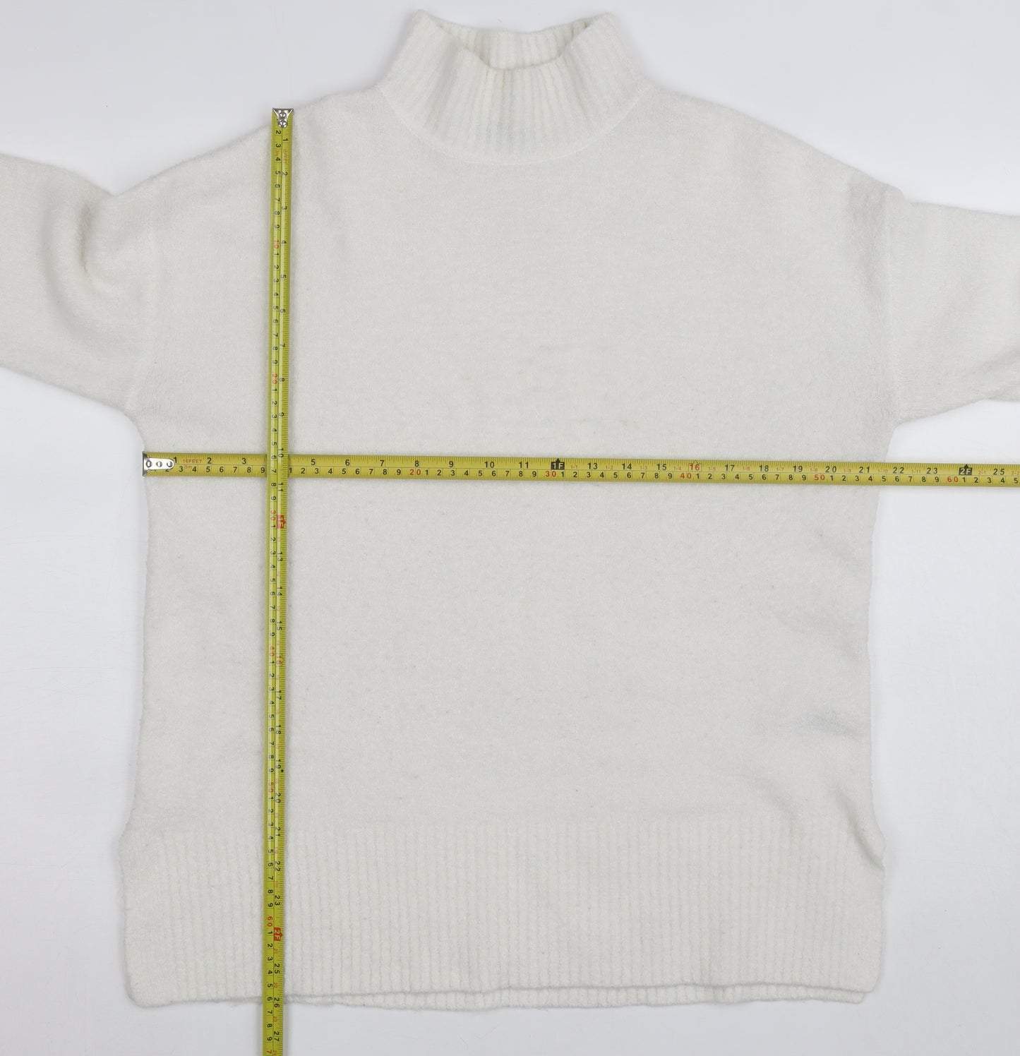 Dunnes Stores Women’s White Roll Neck Knit Jumper Size S