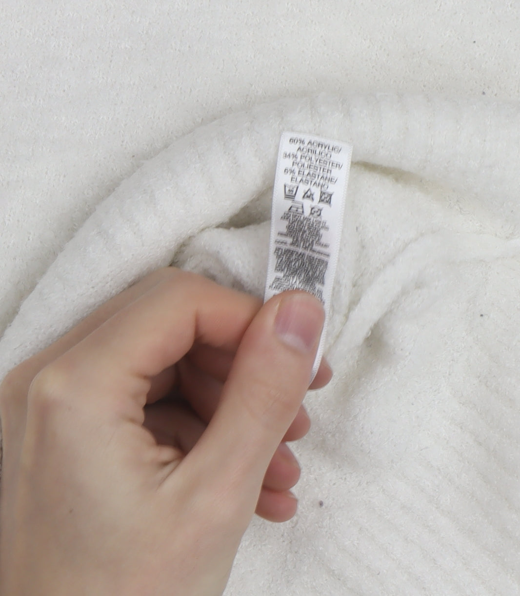 Dunnes Stores Women’s White Roll Neck Knit Jumper Size S