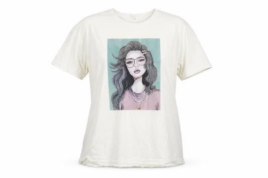 Front view of Only Women’s White Graphic Print Cotton Relaxed Fit T-Shirt M